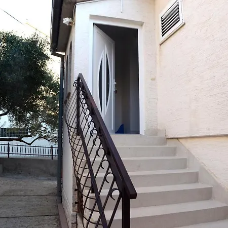 Apartment Dvosoban U Centru Grada