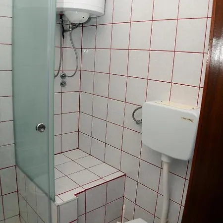 Dvosoban U Centru Grada Lägenhet *
