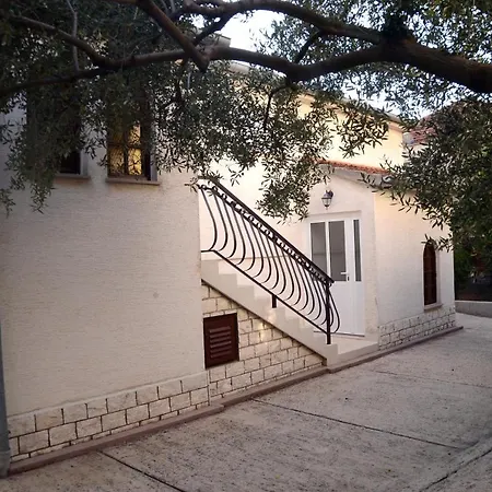 Lägenhet Dvosoban U Centru Grada Biograd Na Moru