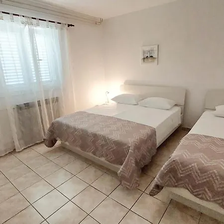 Dvosoban U Centru Grada Biograd Na Moru