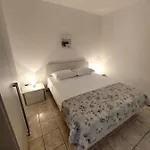 Dvosoban U Centru Grada Lägenhet Biograd Na Moru