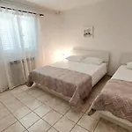 Dvosoban U Centru Grada Biograd Na Moru
