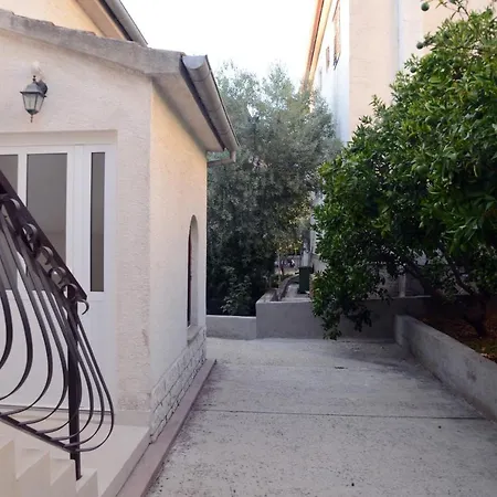 Dvosoban U Centru Grada Biograd Na Moru