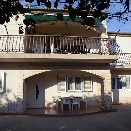 Dvosoban U Centru Grada Apartment