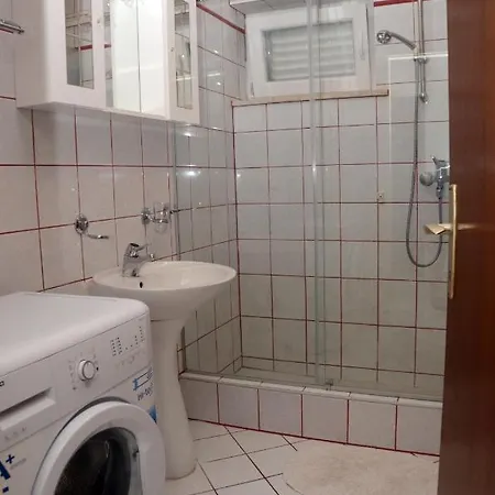 Dvosoban U Centru Grada *