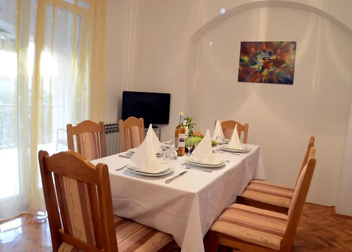 Dvosoban U Centru Grada Apartamento