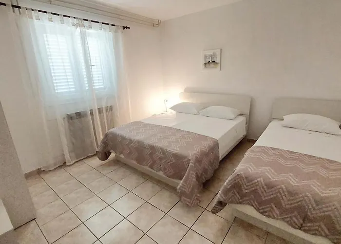 Dvosoban U Centru Grada Biograd Na Moru